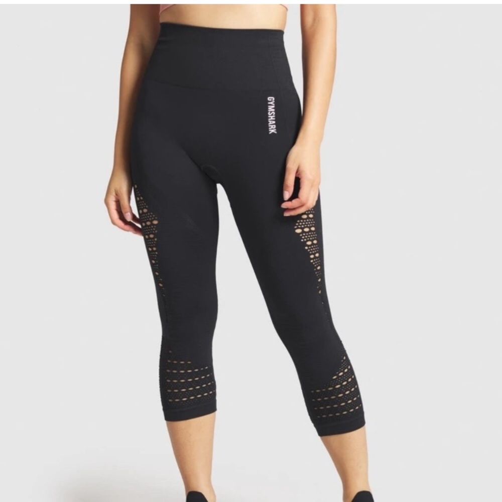 Gymshark Seamless Cropped Black Legging XS 
EUC